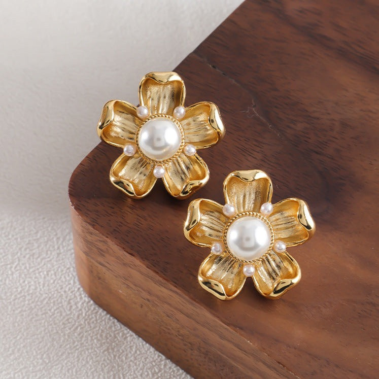 Natural Akoya Pearl Stud Earrings