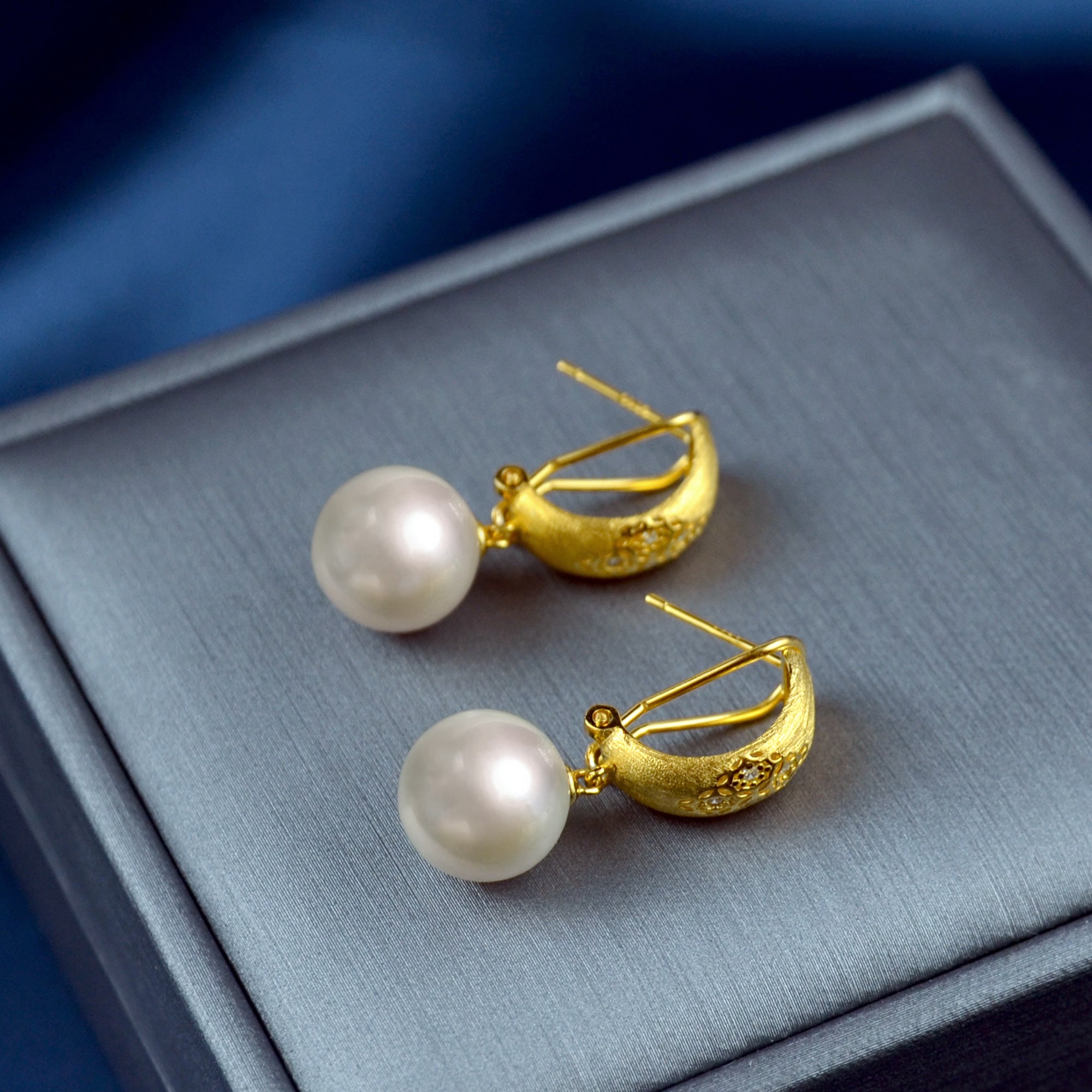 Natural Pearl Hoop Earrings