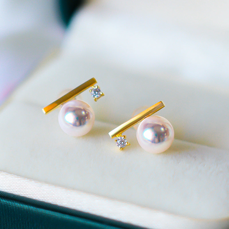 Japanese Akoya Pearl Stud Earrings in 18K Gold