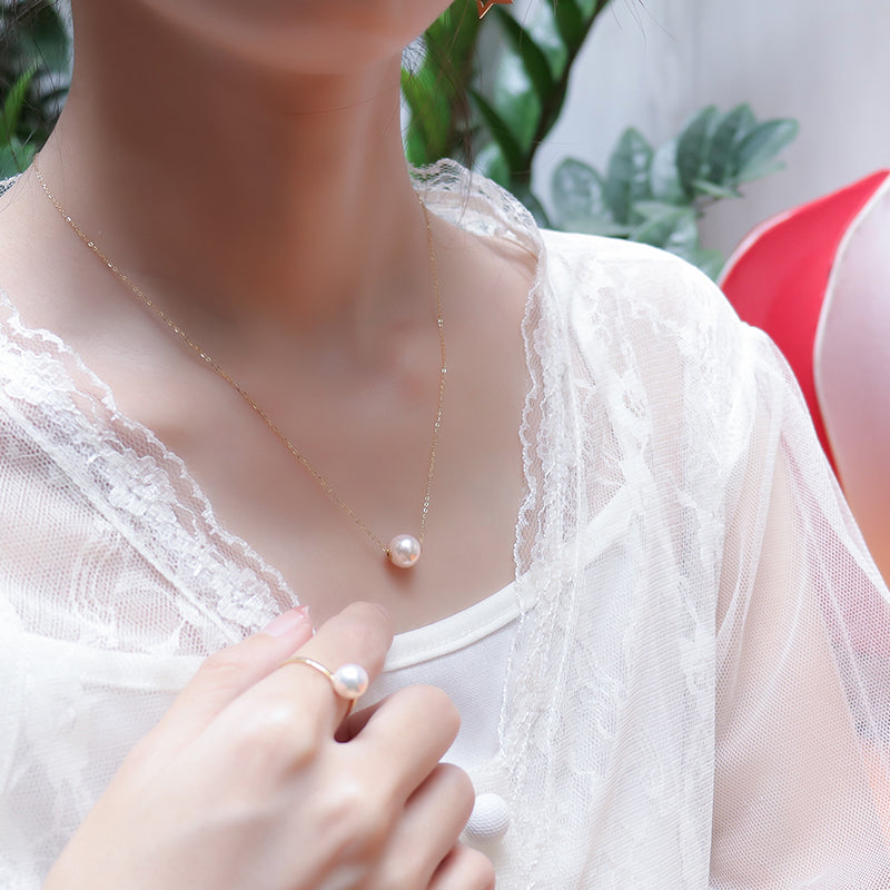 Japanese AKoya Pearl Necklace in 18K Gold