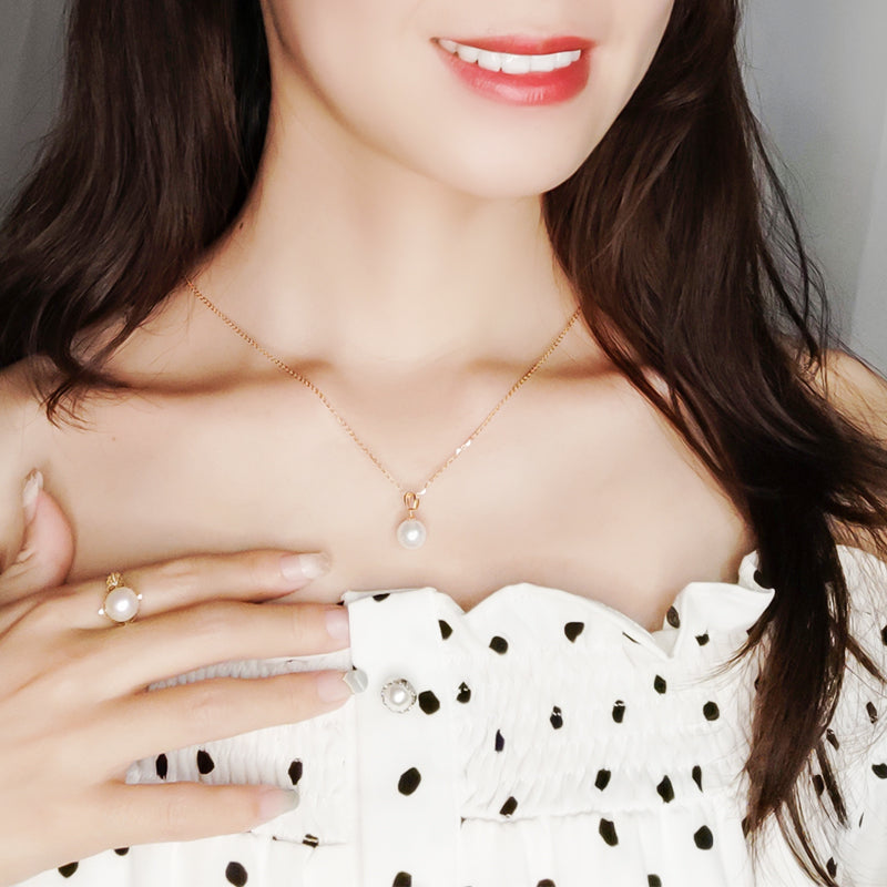 Japanese AKoya Pearl Necklace in 18K Gold