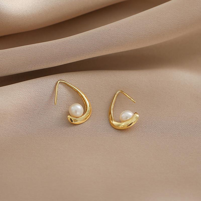 Freshwater Pearl Hoop Earrings
