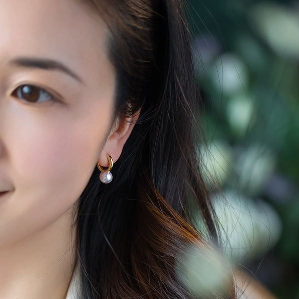 Japanese Akoya Pearl Hoop Earrings in 18K Gold