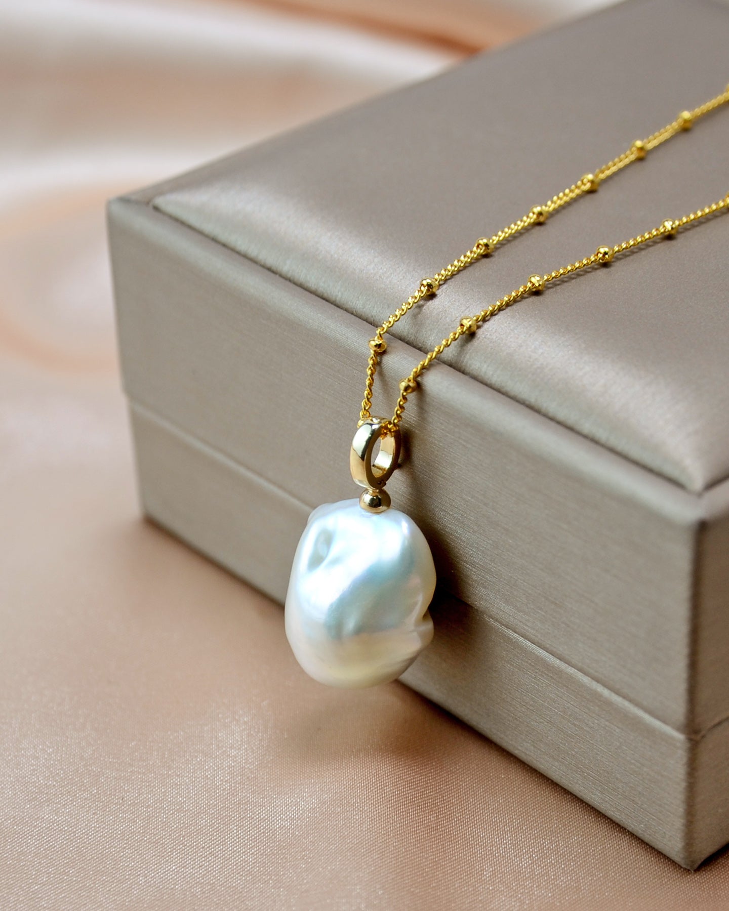 Natural Baroque Pearl Pearl Necklace