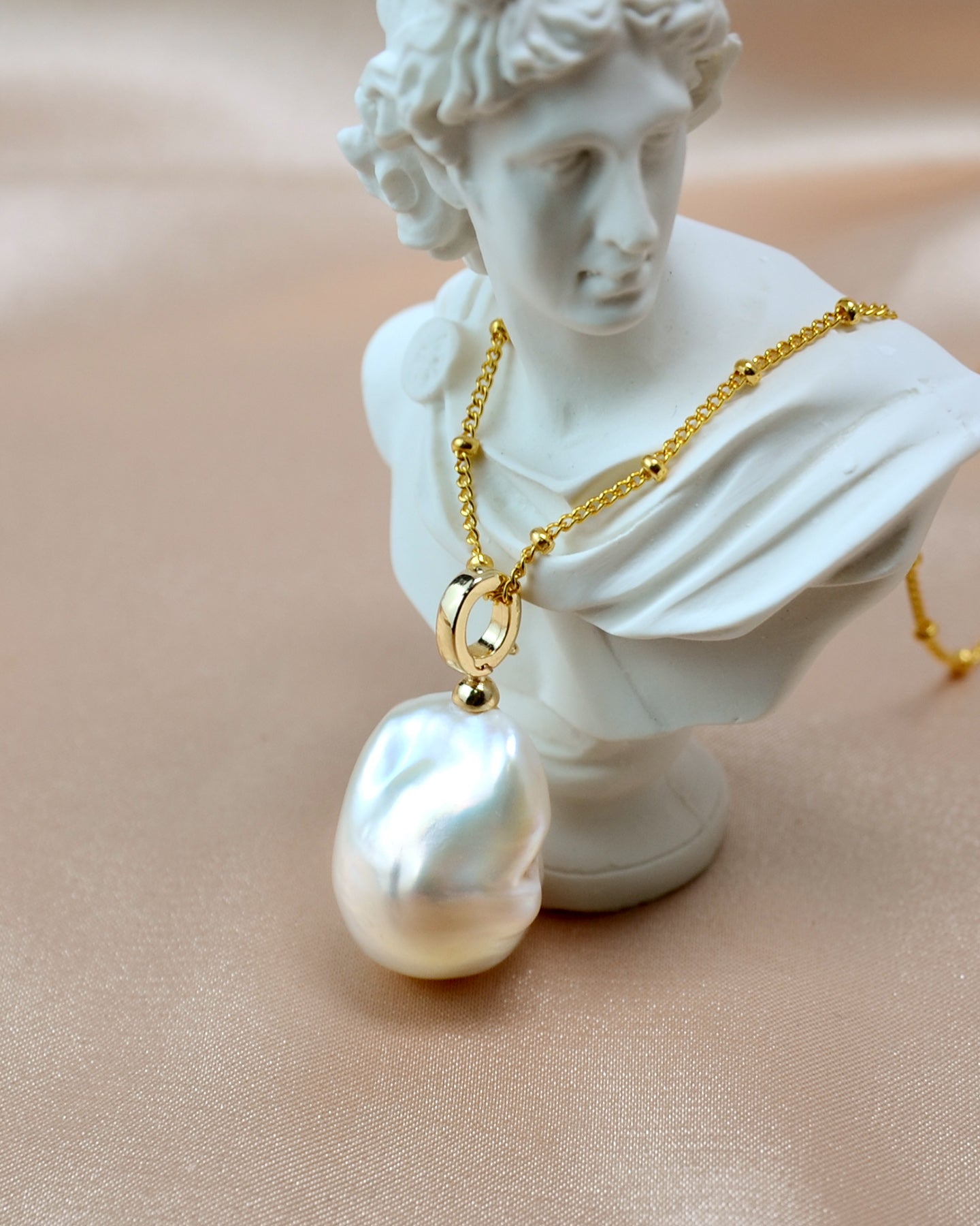 Natural Baroque Pearl Pearl Necklace